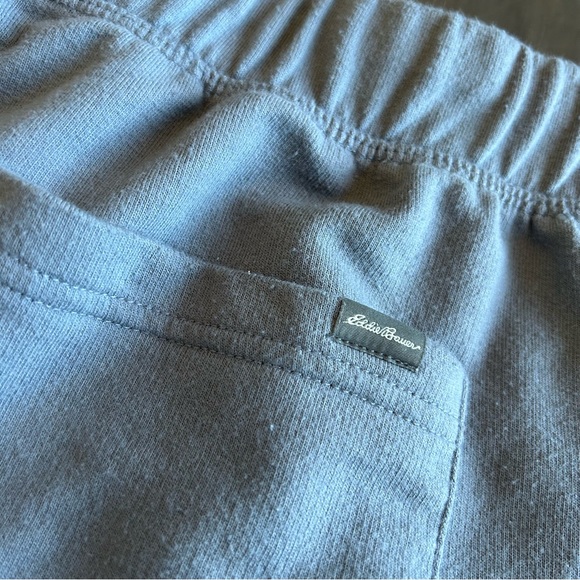 Eddie Bauer Comfortable Shorts - Picture 4 of 4